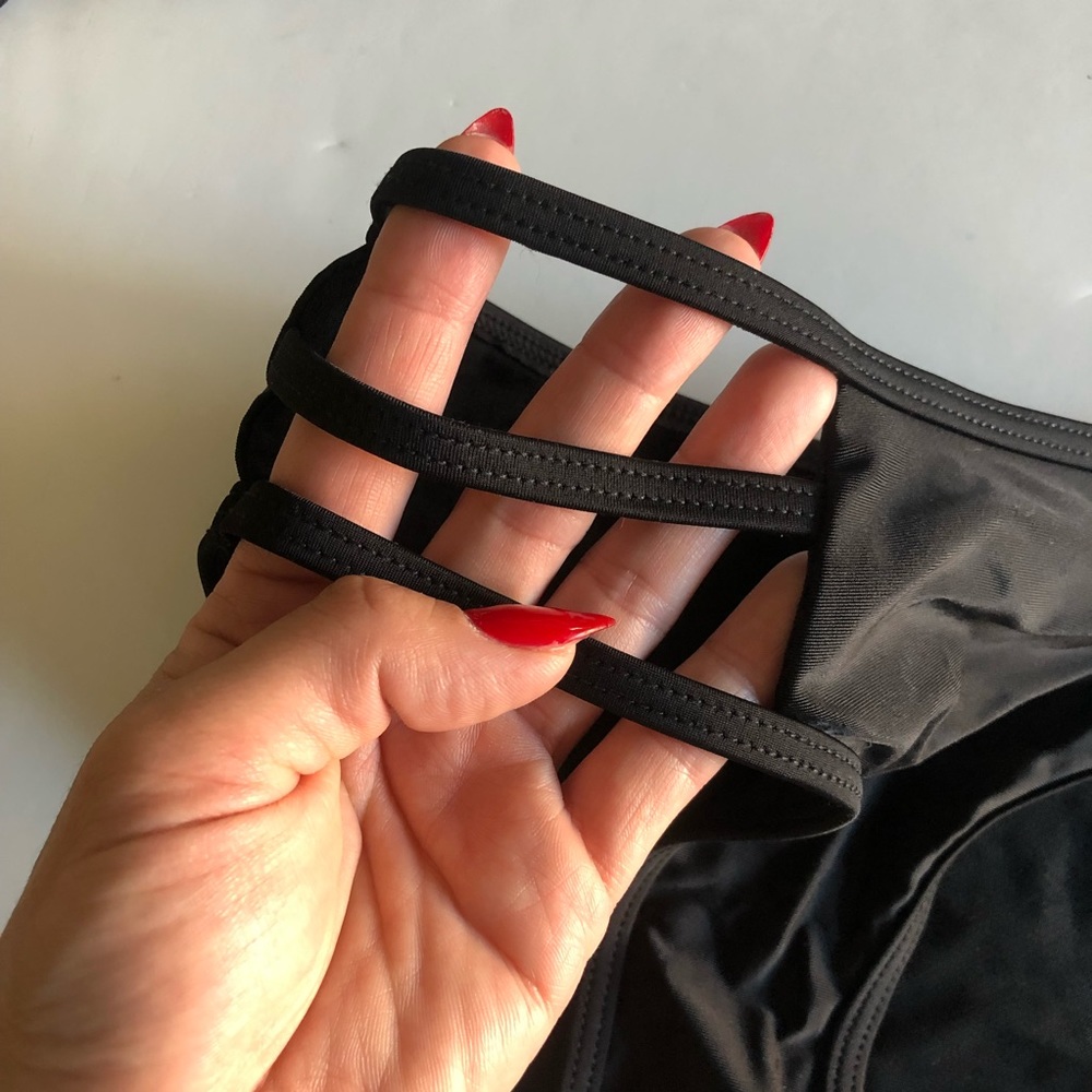 Black Triangle Bikini Set. Size Small - image 8